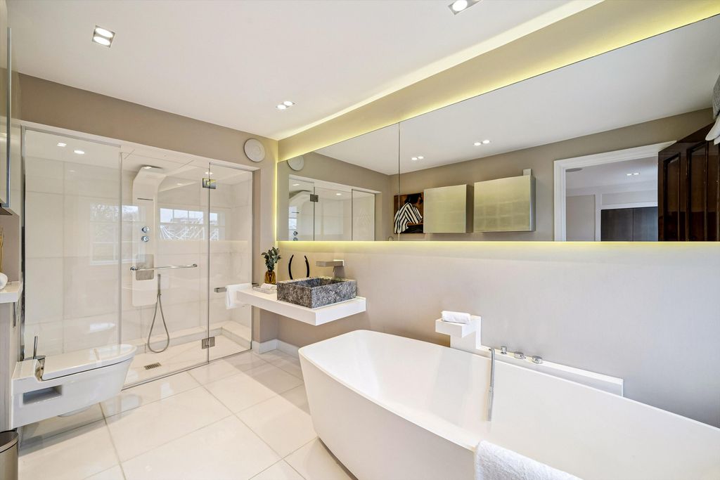 Additional image 24 of 8 bed terraced house to rentCheyne Walk & Cheyne Mews, London SW3