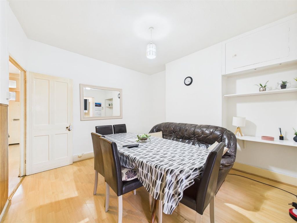 Property photo 3 of 19 Cam01358G0-Pr0164-Still008.Jpg
