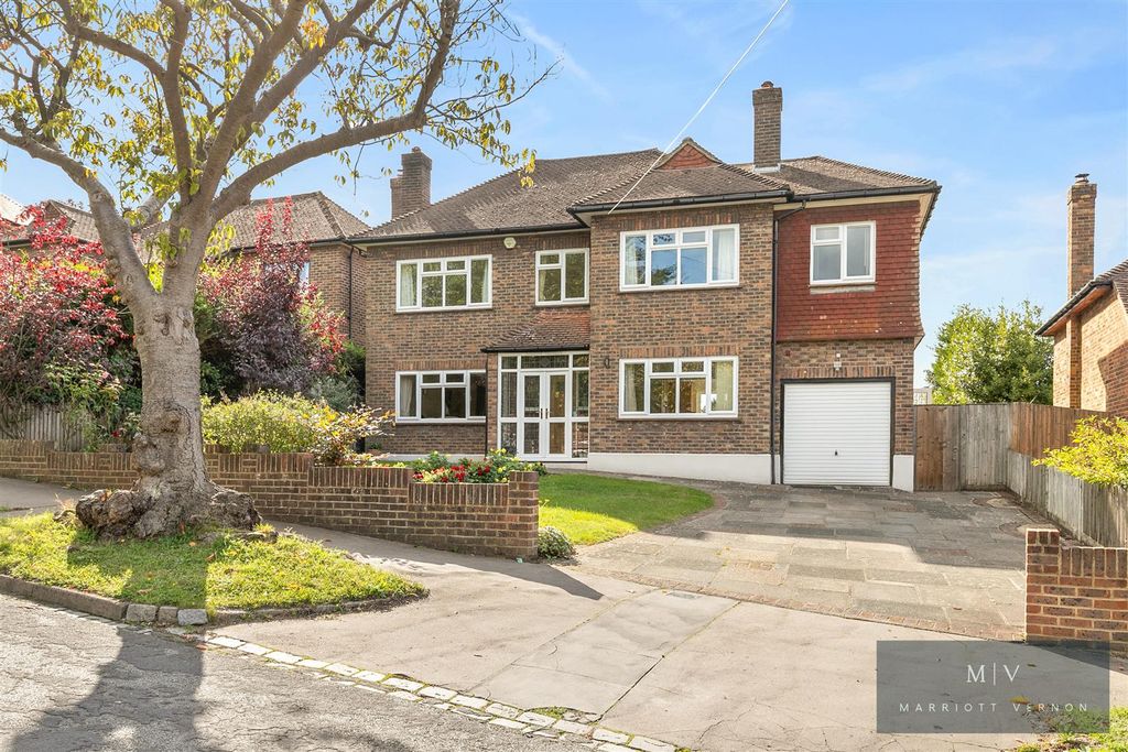 Property photo 1 of 27 Manor Gardens 4 MV-26.Jpg