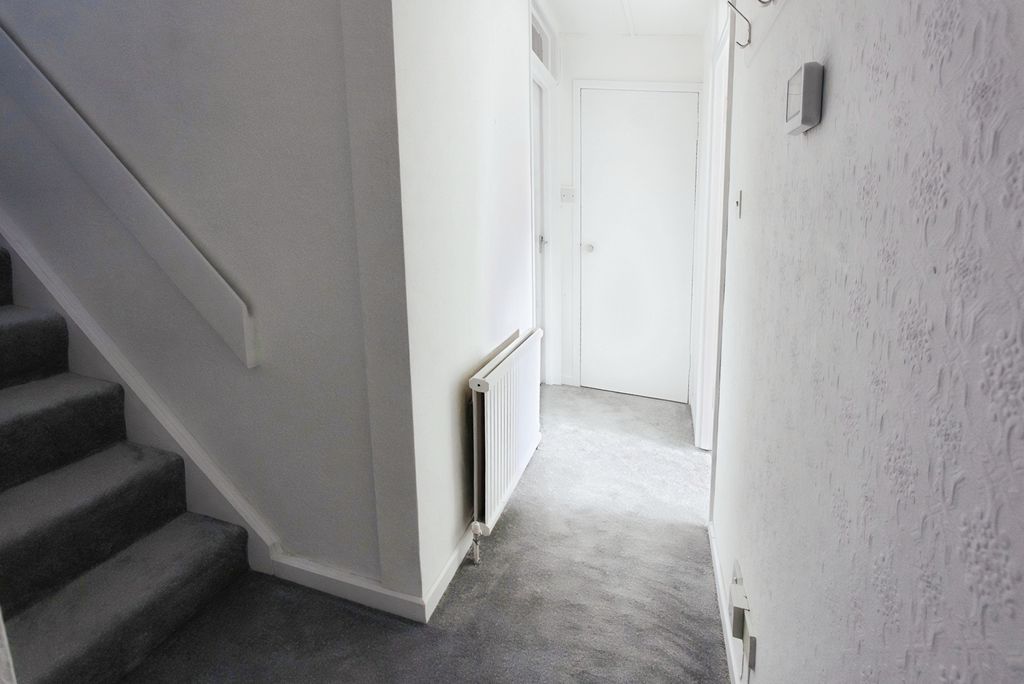 Property photo 3 of 10 Hallway