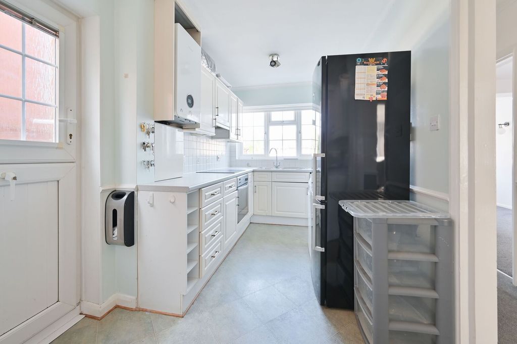 Property photo 3 of 19