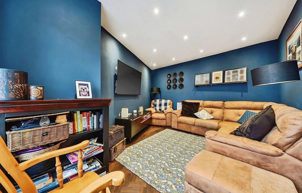 Property photo 3 of 25