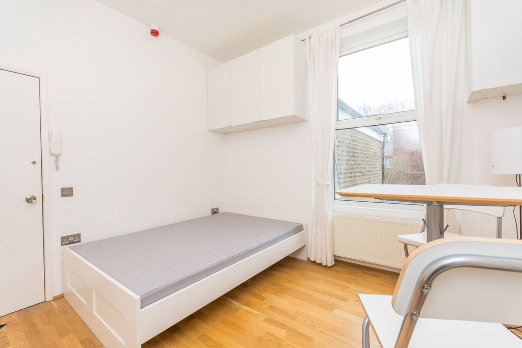 Property photo 3 of 4