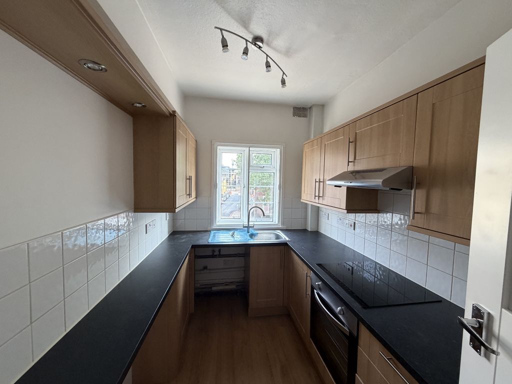 Property photo 3 of 5 Img_4912