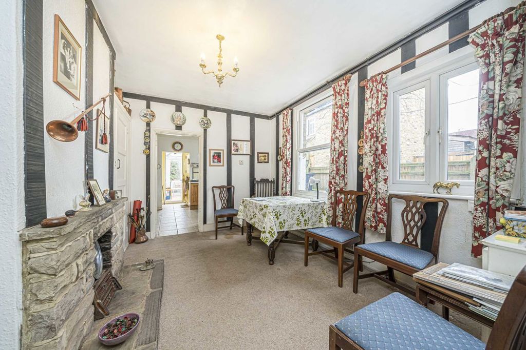 Property photo 3 of 4