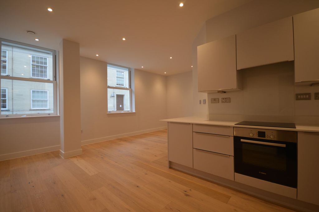 Property photo 2 of 11 Image