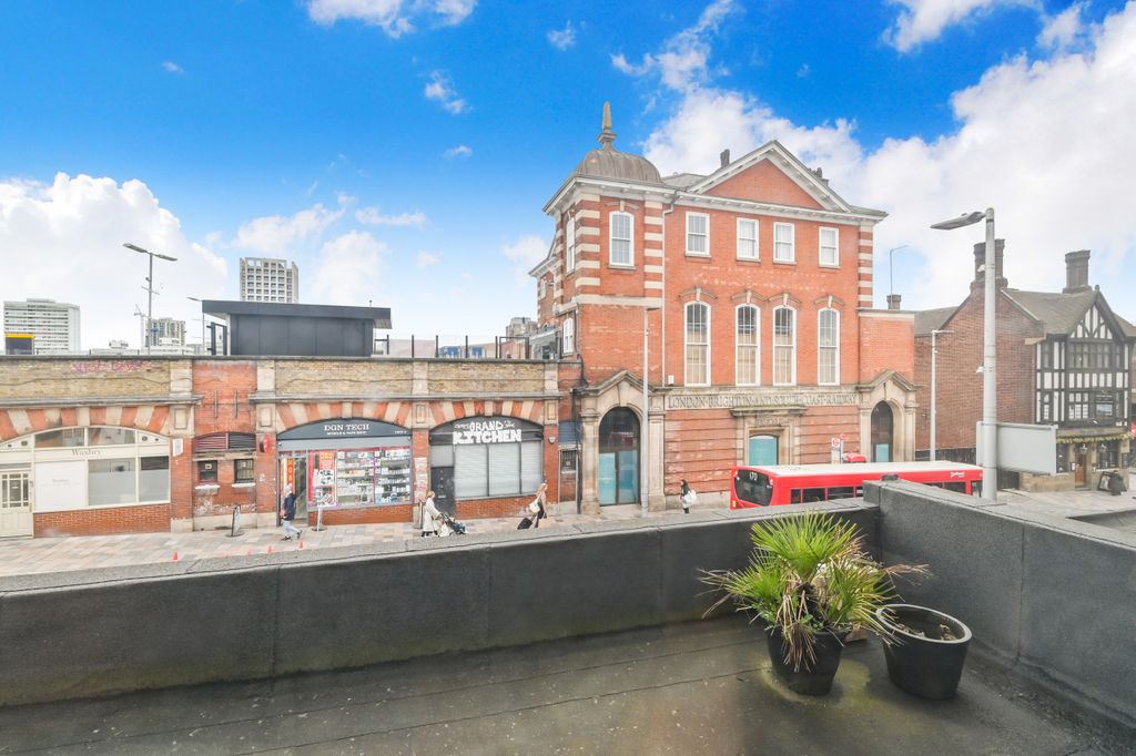 Property photo 2 of 11 Photo 2