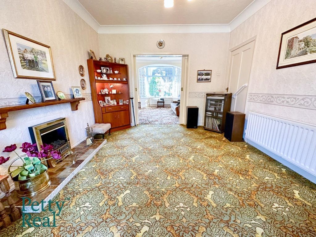 Property photo 3 of 15 A34A02D2-6Fbe-4Bbd-A3CC-0851CE255445.Jpeg