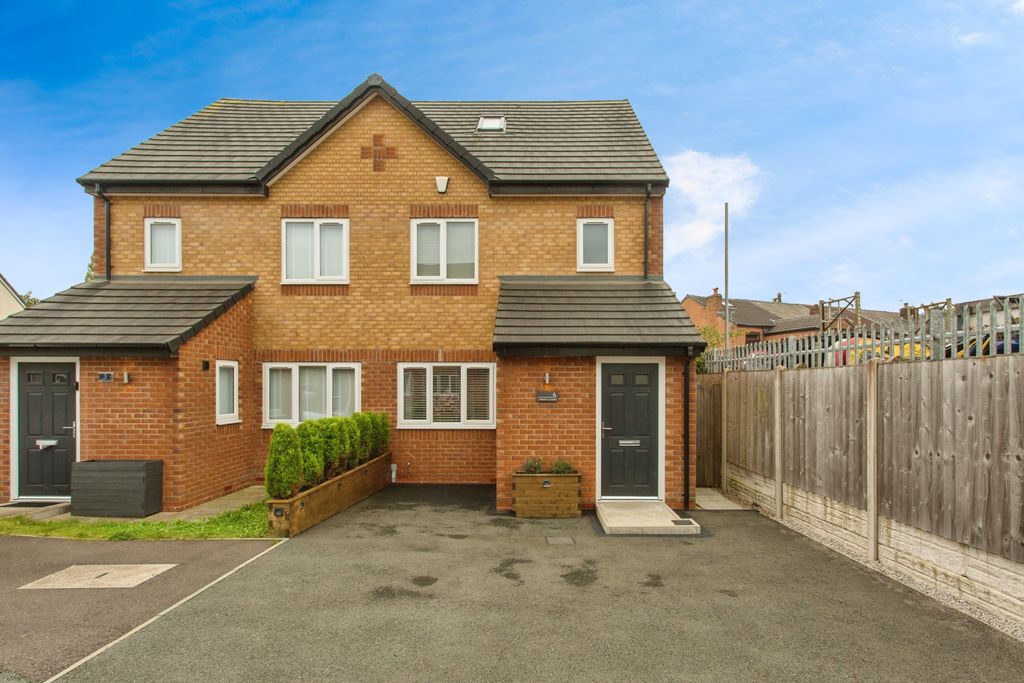 Property photo 1 of 15