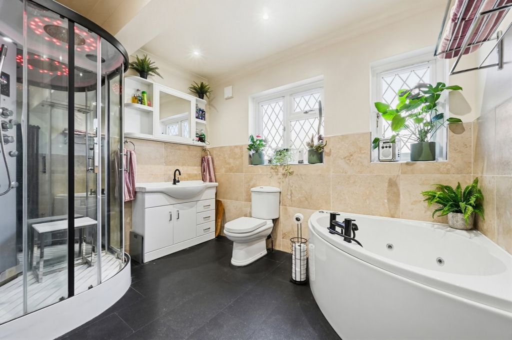 Property photo 3 of 26 Picture No. 38