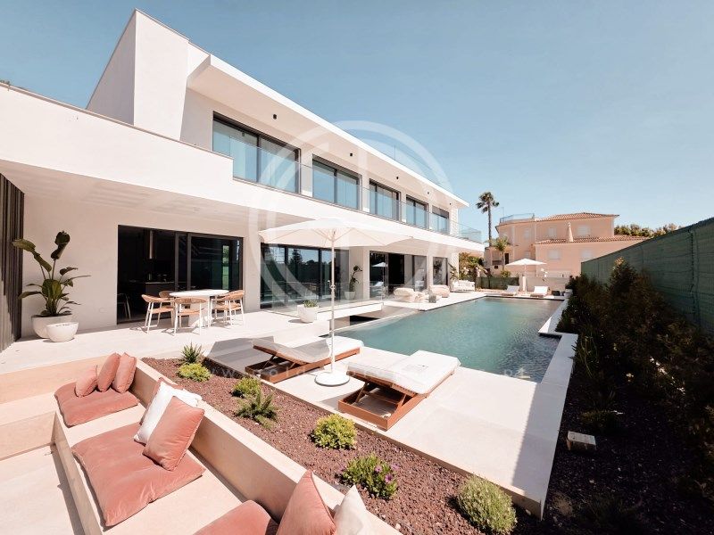 Property photo 2 of 36