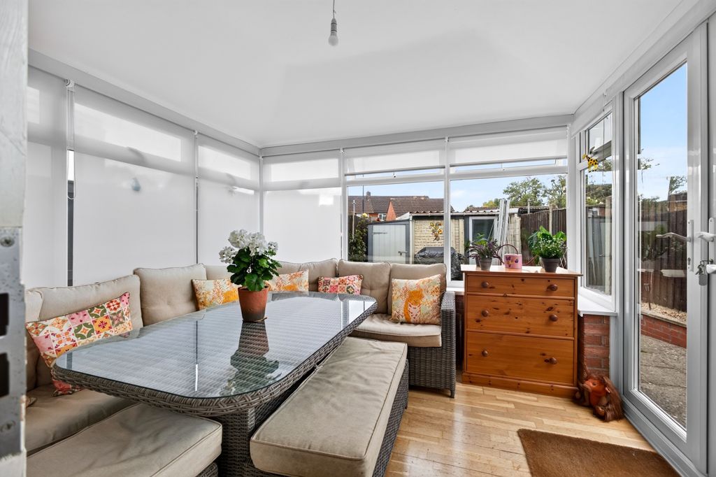 Property photo 3 of 14 Conservatory