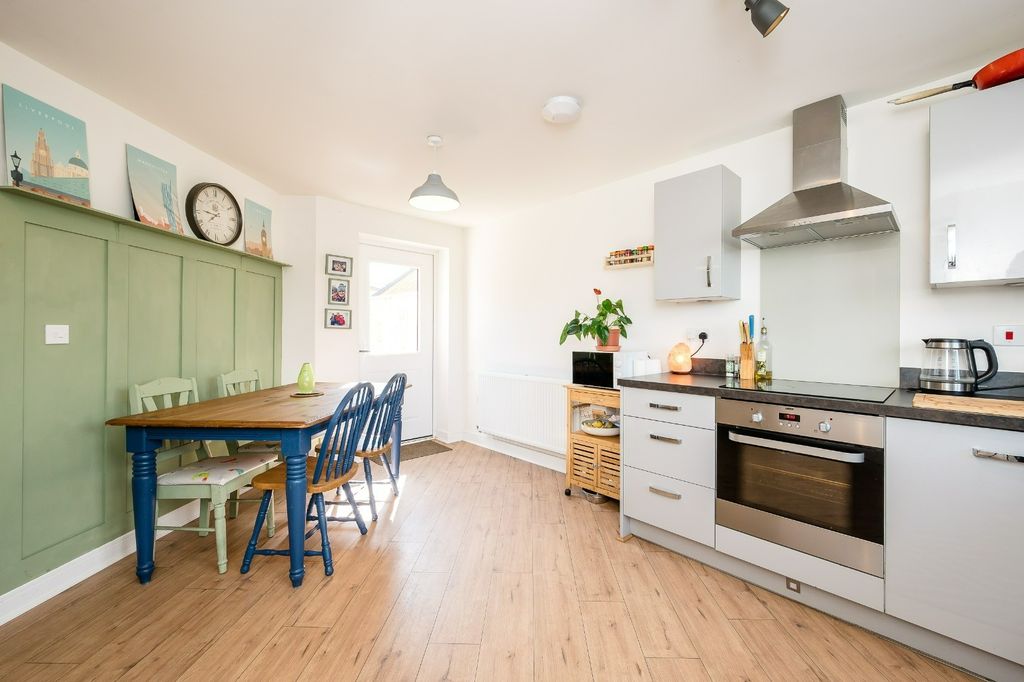 Property photo 3 of 13 4585796