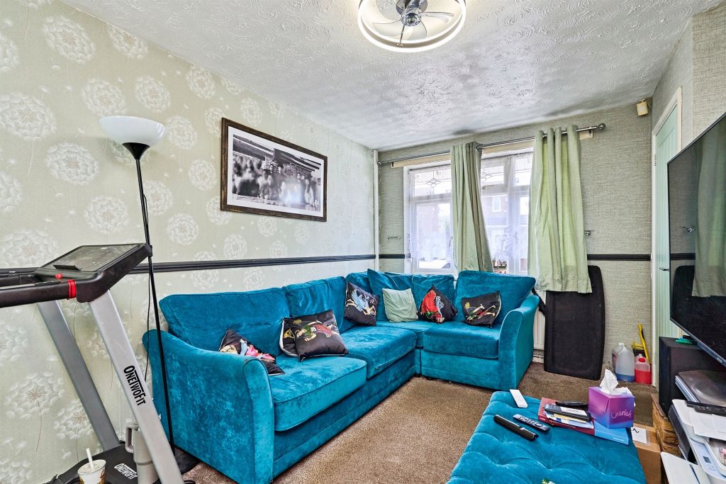 Property photo 2 of 27