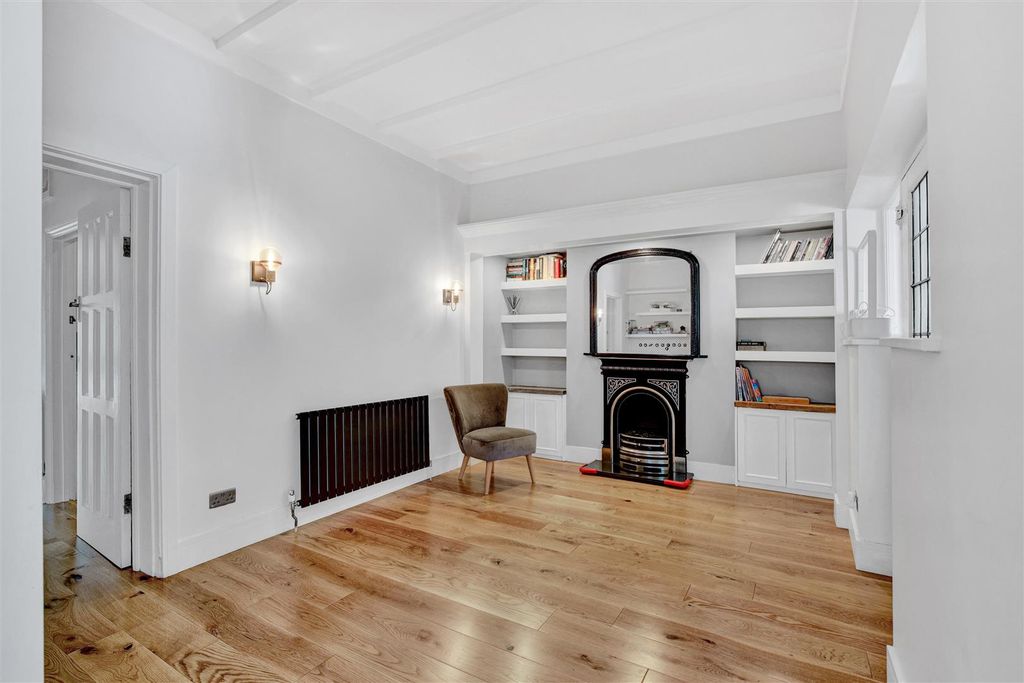 Property photo 3 of 13