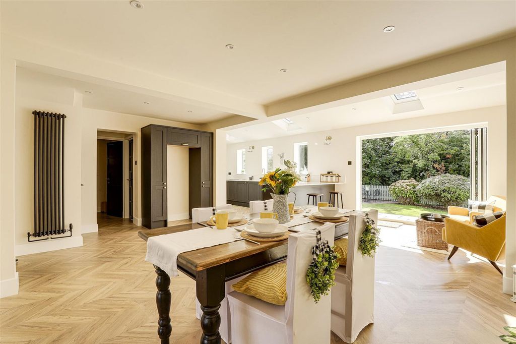 Property photo 2 of 36