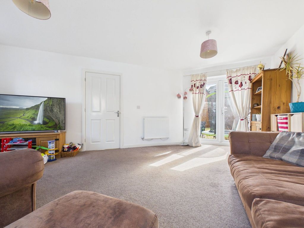 Property photo 3 of 25