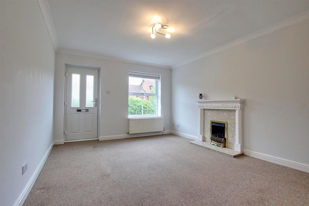 Property photo 2 of 10 Img_5892-Img_5894_Lzn.Jpg