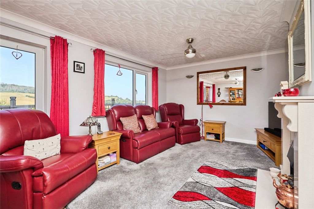 Property photo 3 of 23 Picture No. 50