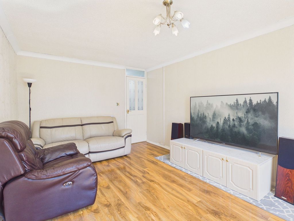 Property photo 2 of 11 Lounge
