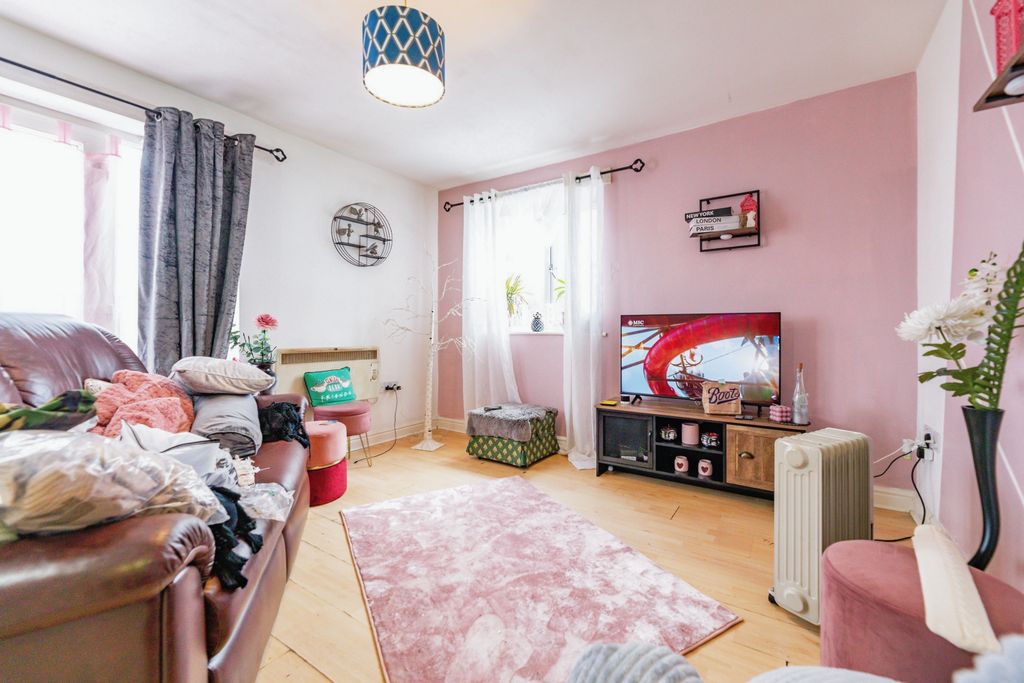 Property photo 2 of 17 Photography