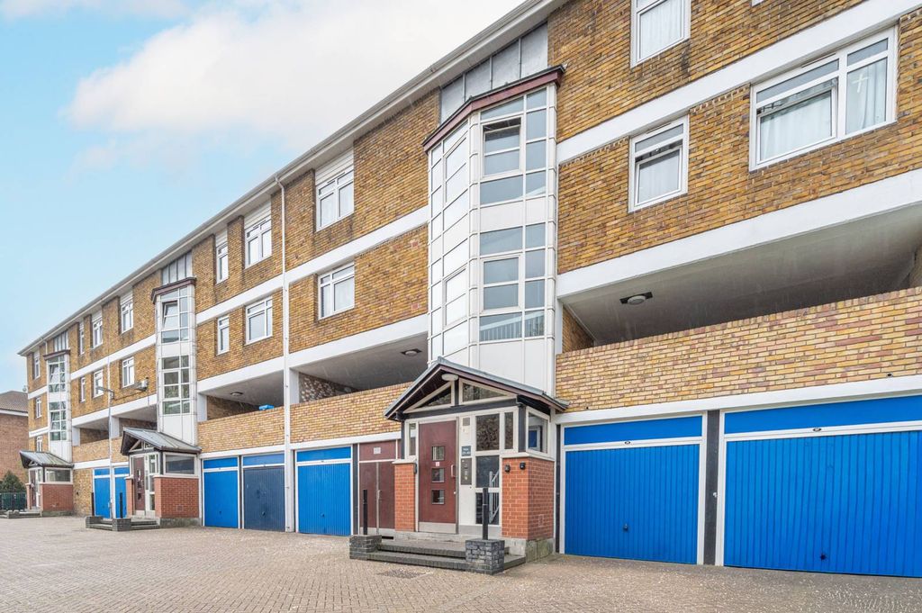 Property photo 3 of 11