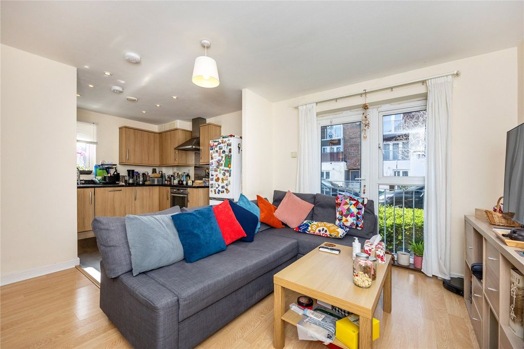 Property photo 2 of 9 Picture No. 11