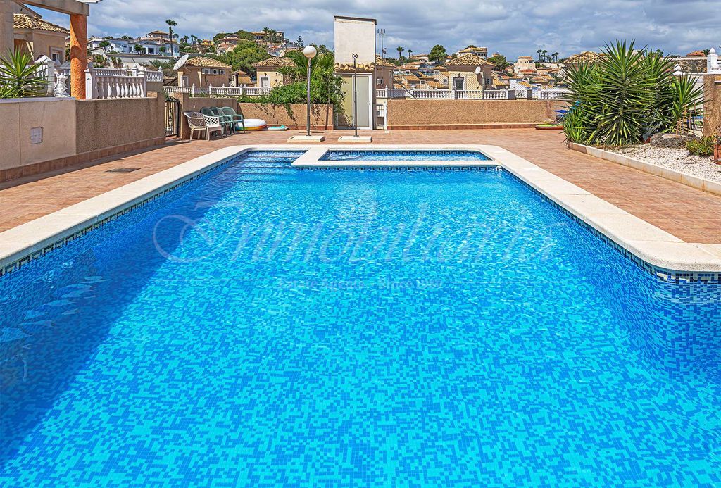 Property photo 1 of 42
