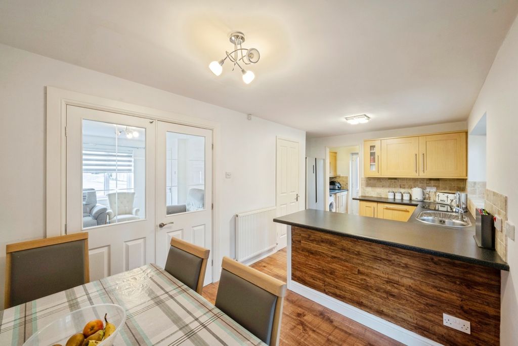 Property photo 3 of 16 Kitchen/Dining Room