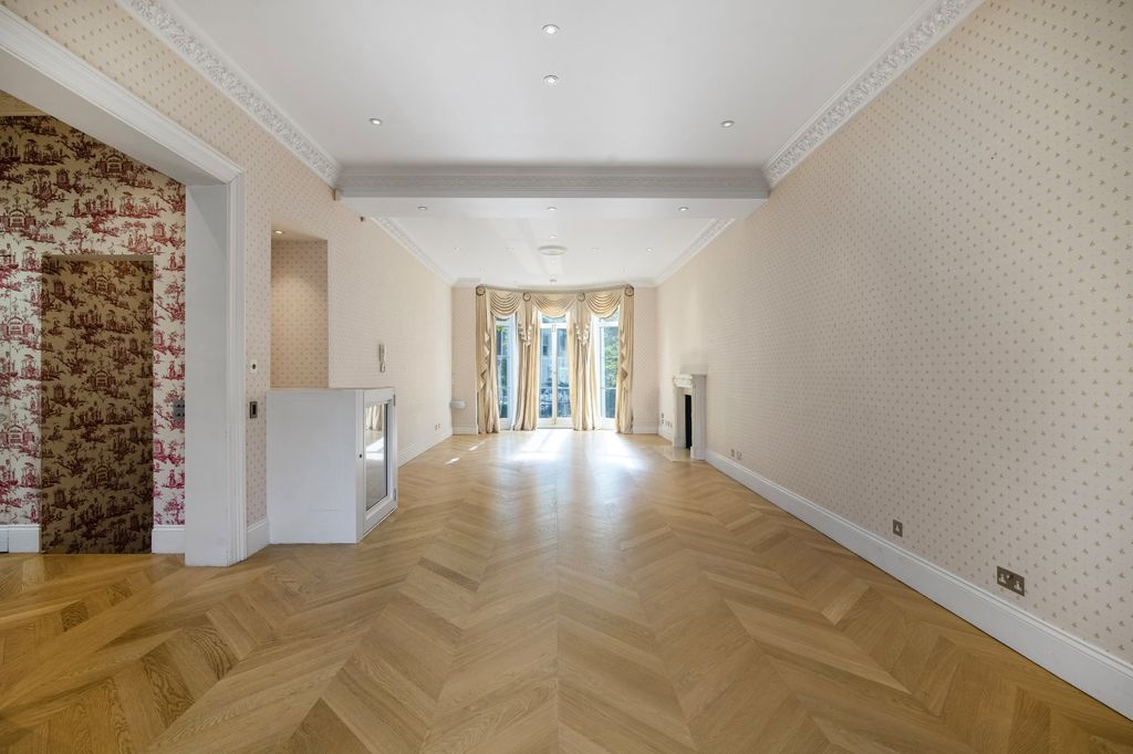 Property photo 2 of 18 Reception Room
