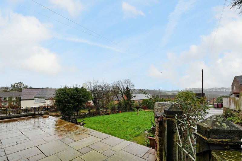 Property photo 2 of 38 Front Garden