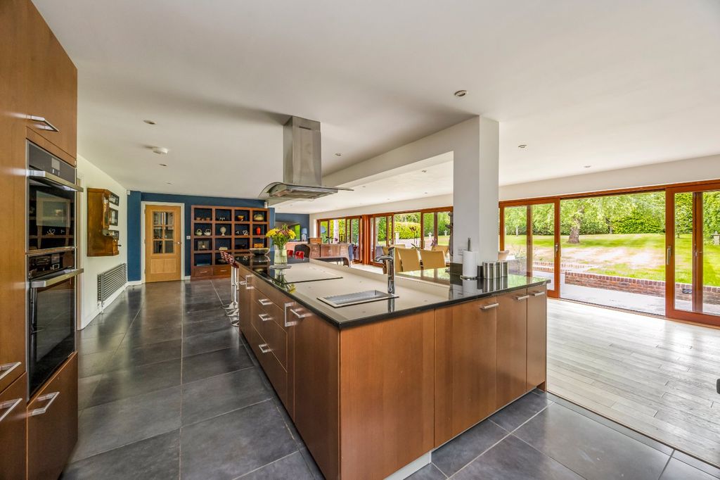 Property photo 2 of 21 Open Plan Living