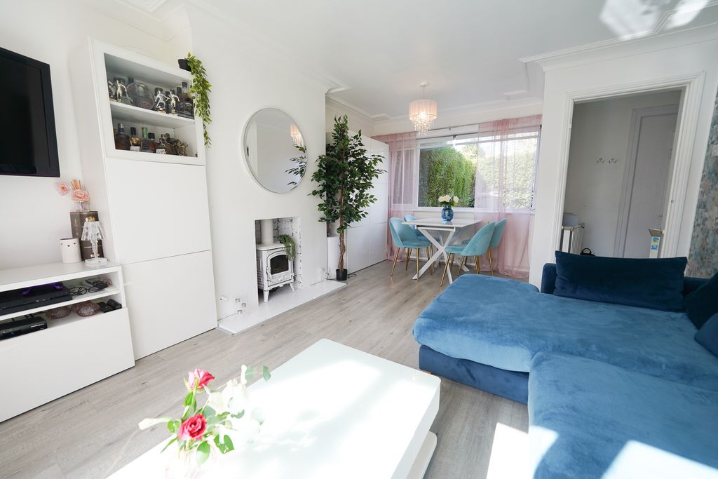 Property photo 3 of 18 Dsc01811