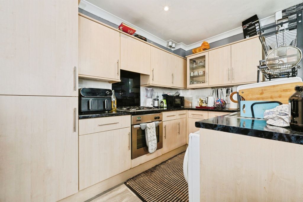 Property photo 3 of 12