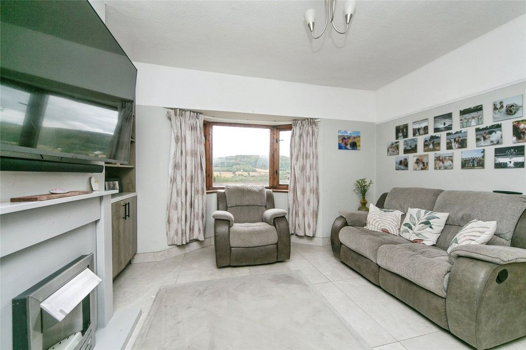 Property photo 3 of 18 Picture No. 03