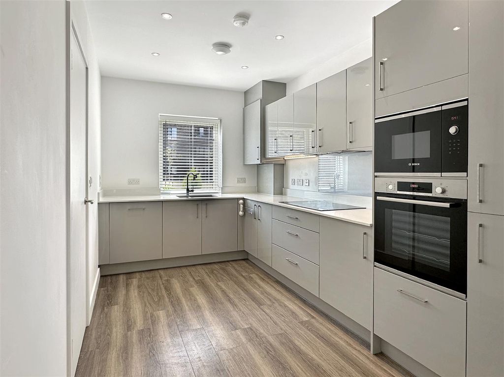 Property photo 2 of 14 Kitchen