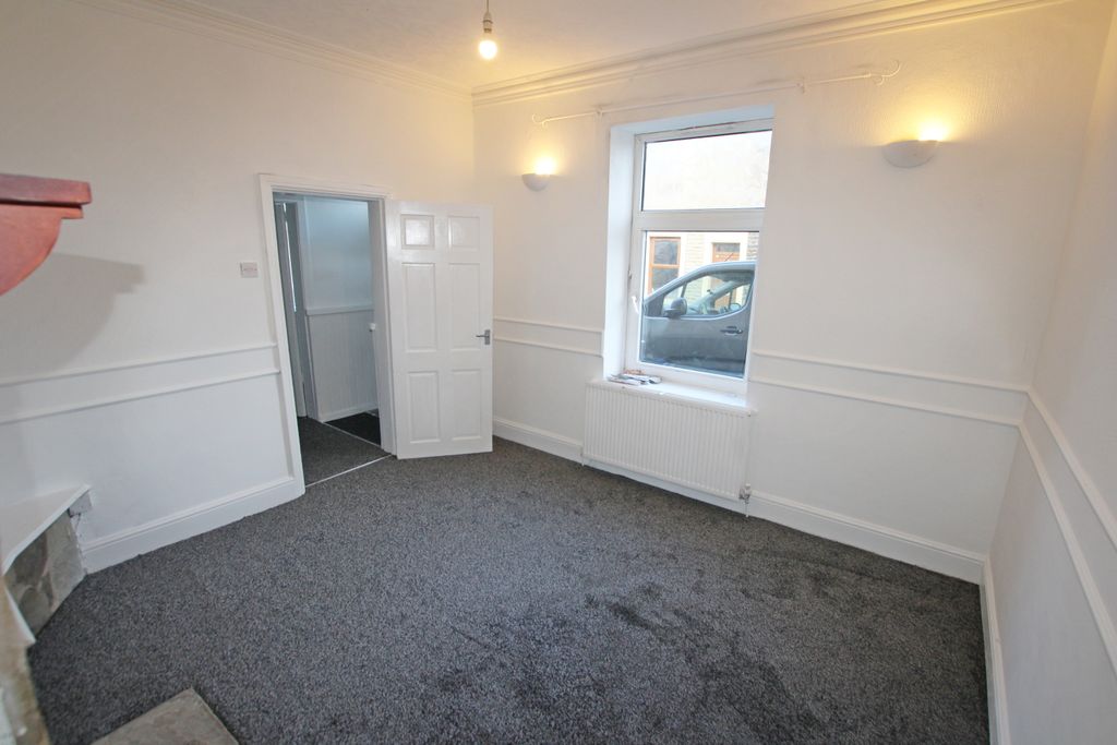 Property photo 2 of 7 3