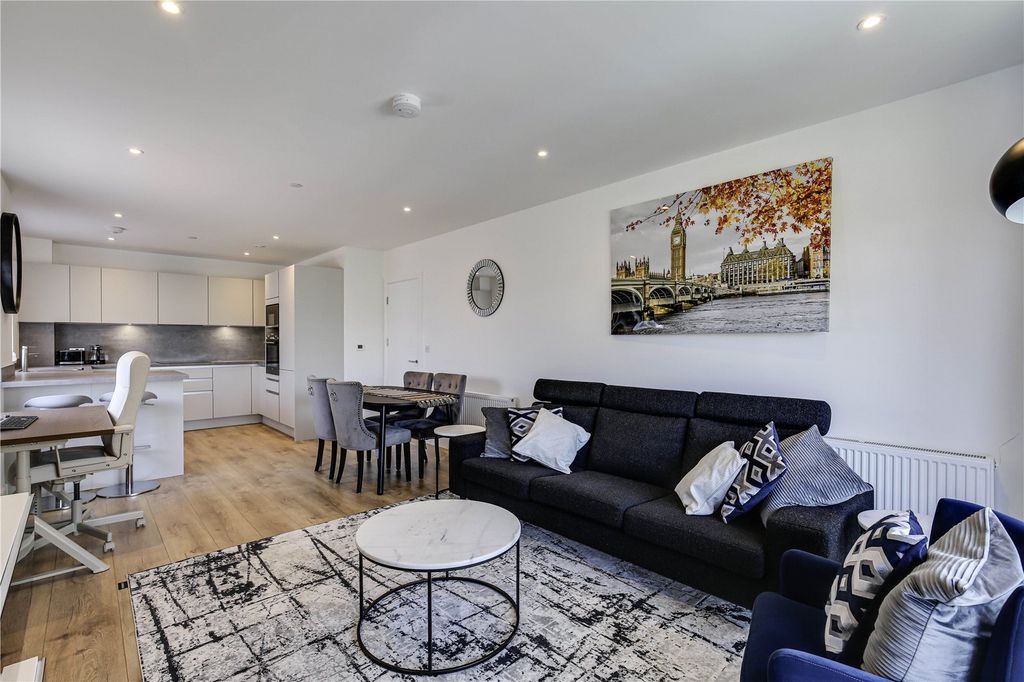 Property photo 3 of 12 Living/Dining