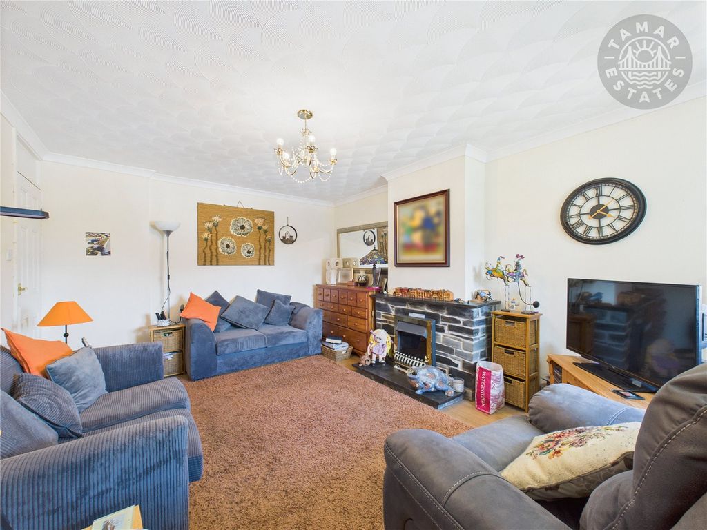 Property photo 2 of 16 Sitting Room
