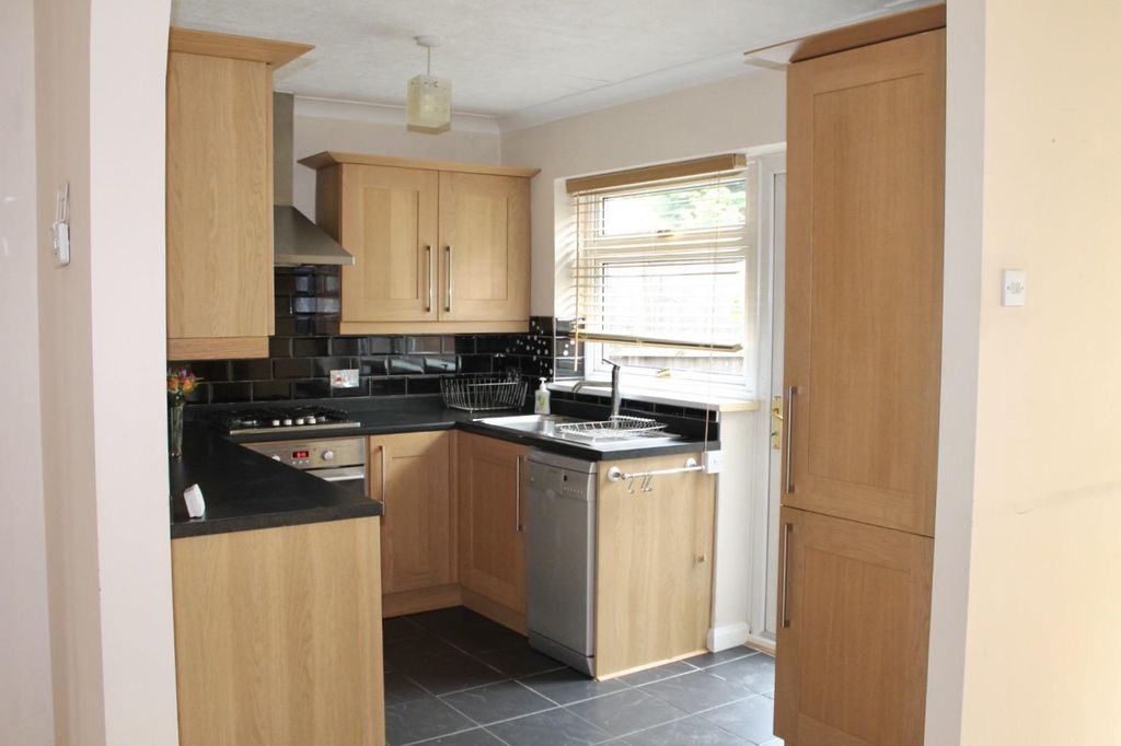 Property photo 2 of 15 5F2651B3-3Bcf-4F18-954A-Ba843B1Cfcbb.Jpg