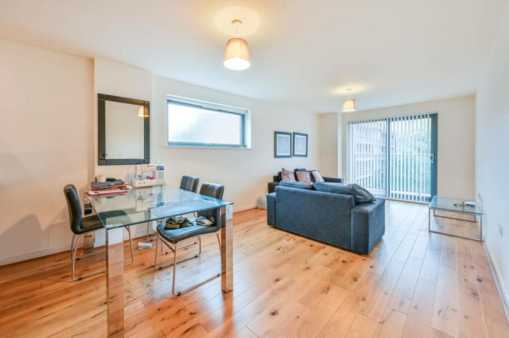 Property photo 1 of 9