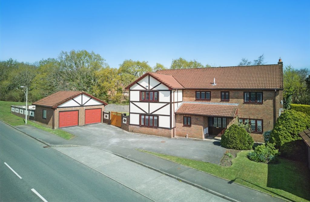 Property photo 1 of 36