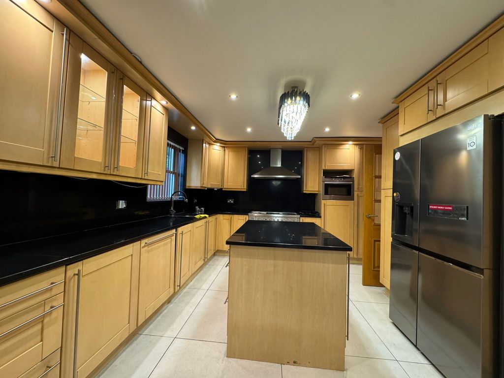 Property photo 2 of 19 Gallery