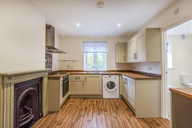 Property photo 2 of 11 Kitchen