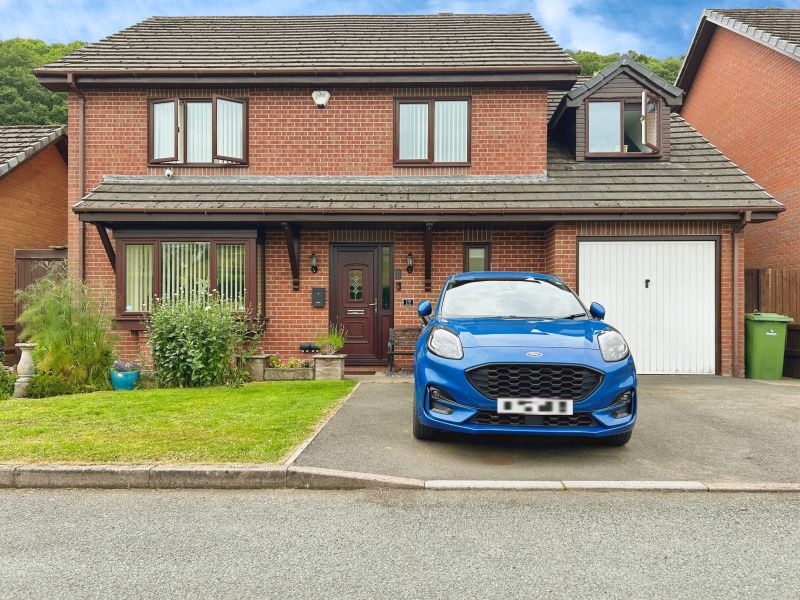 Property photo 1 of 20 Detached Family House