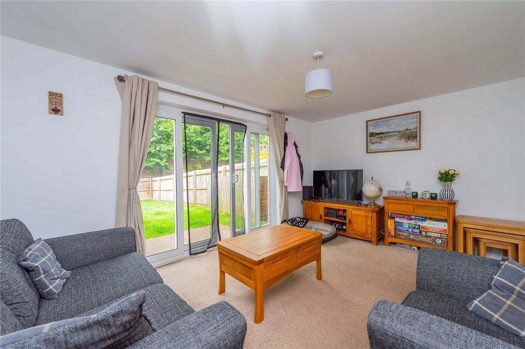 Property photo 2 of 28 Picture No. 21