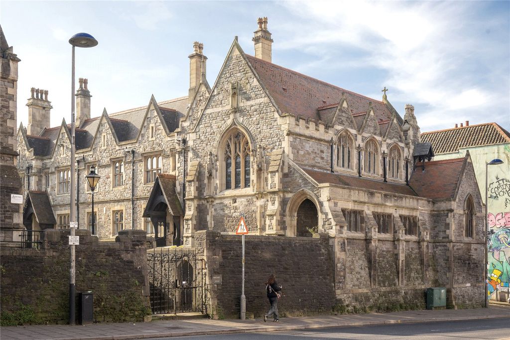 Property photo 1 of 20 Picture No. 33