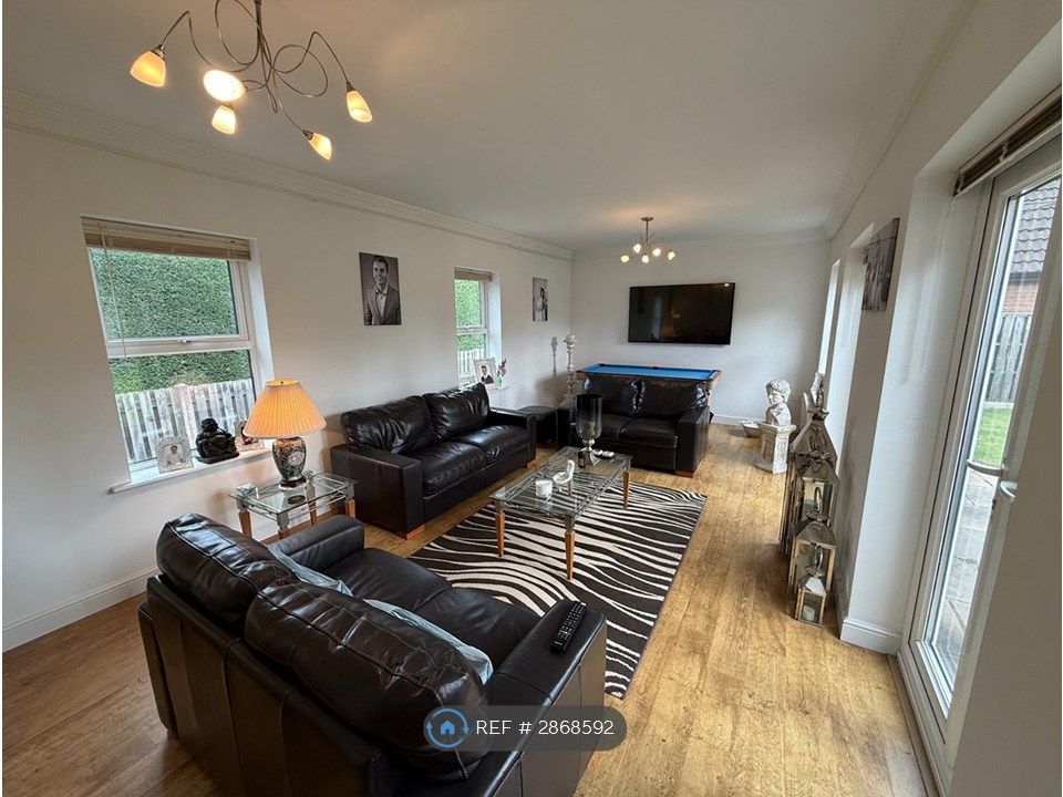 Property photo 2 of 27