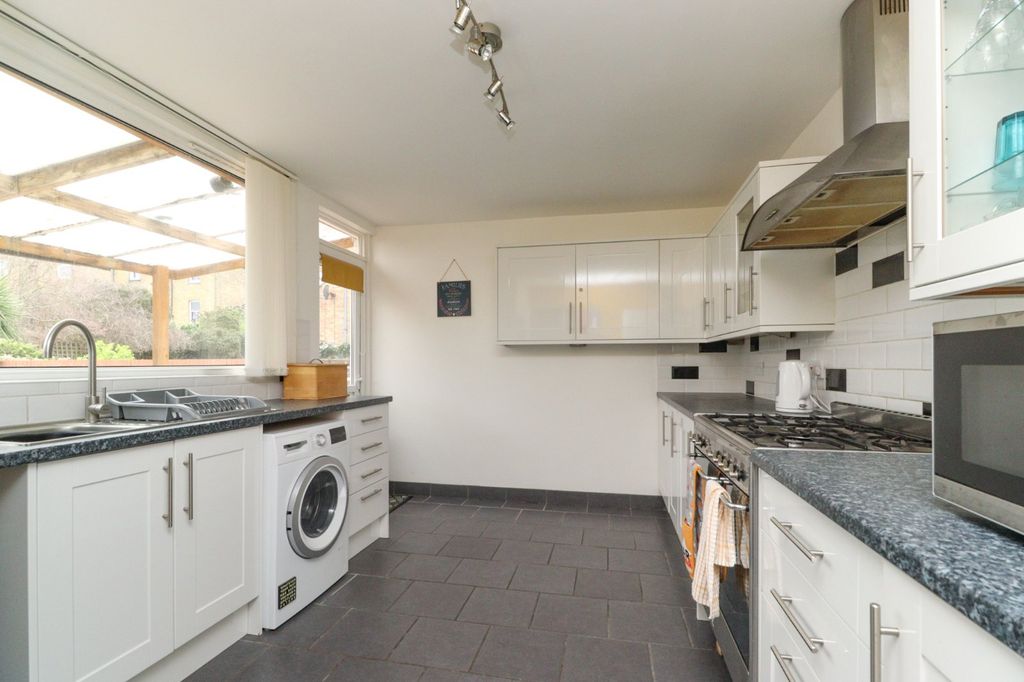 Property photo 3 of 15 Picture 3