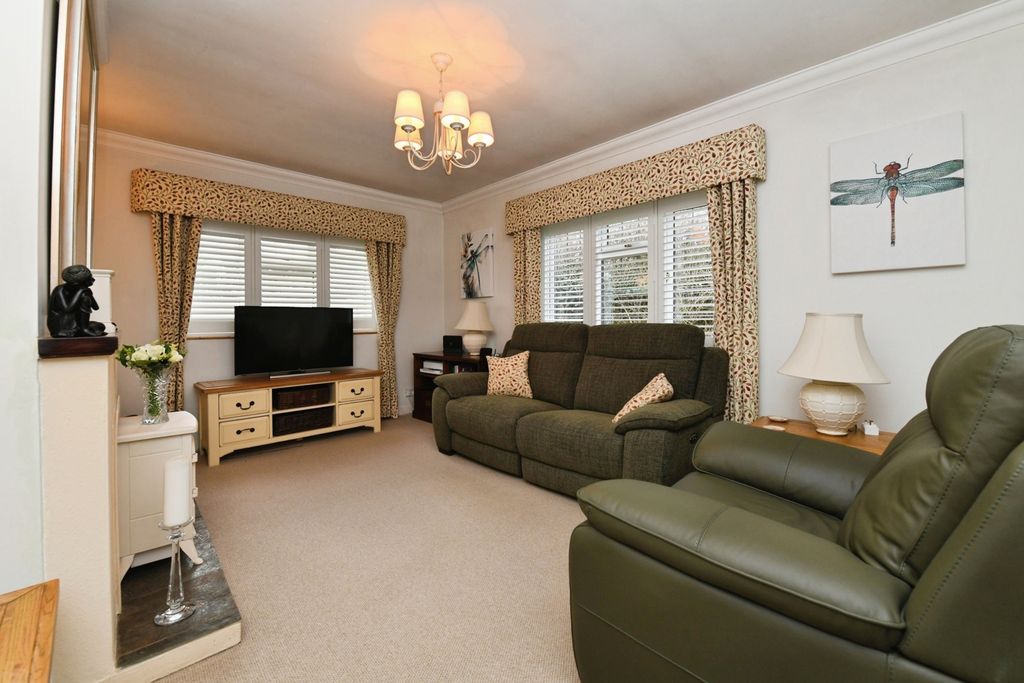 Property photo 2 of 14 Internal